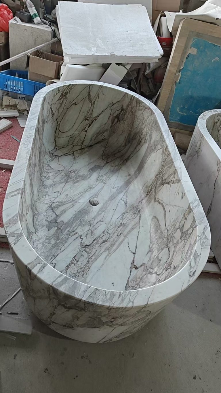 Bath Tub Carrara